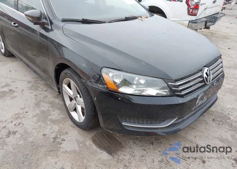 2012 Volkswagen Passat 2.5L Se z USA, uszkodzony, nr VIN 1VWBP7A30CC042934